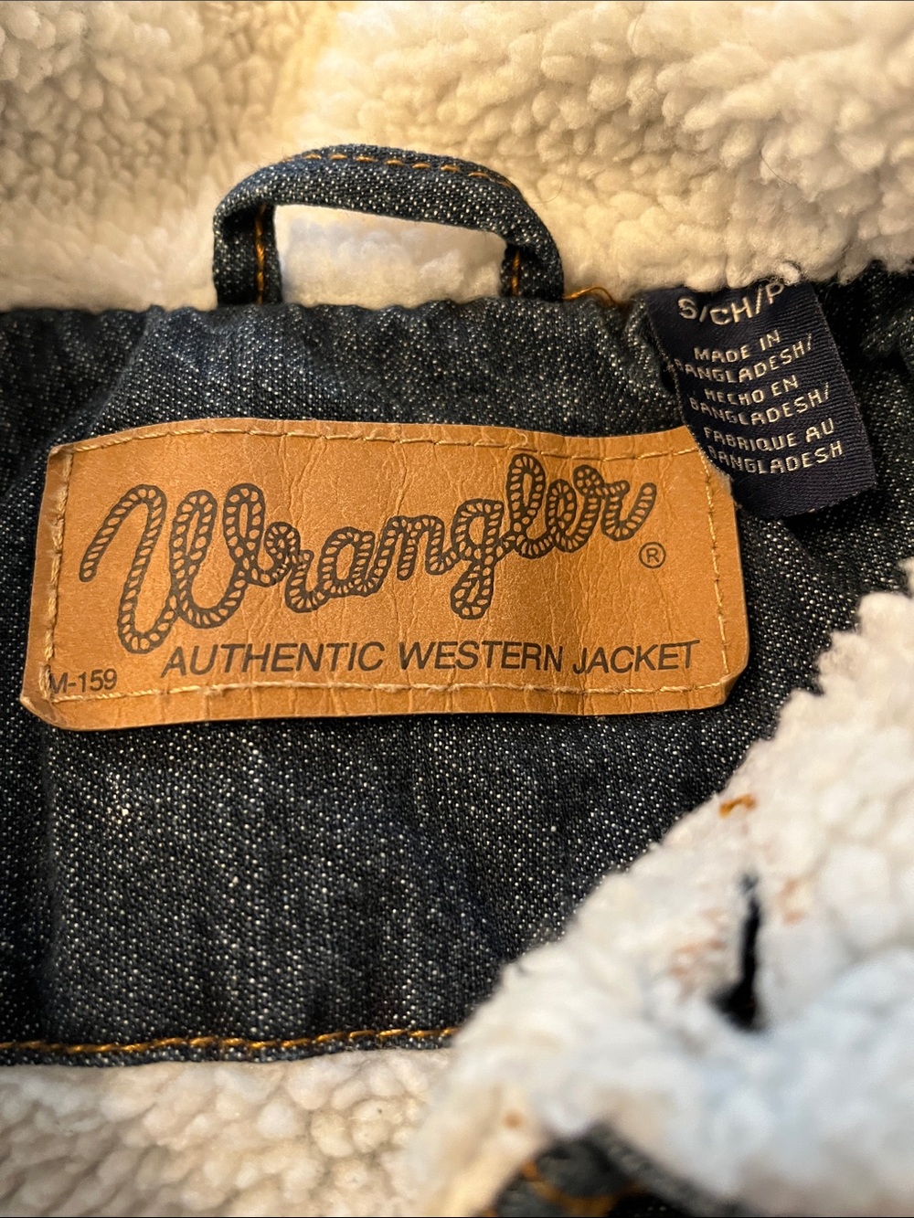Wrangler Kids Small Denim Jacket with White Sherpa Lining/collar EUC - Picture 2 of 5